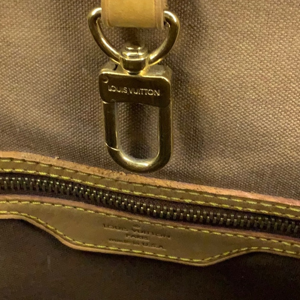 Louis Vuitton Batignolles Vertical Tote Handbag in Monogram Canvas (13" x 12") - Picture 9 of 11